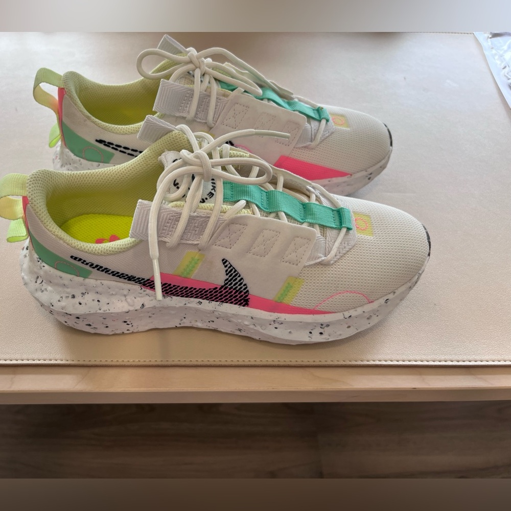 Nike Women's Crater Impact colorways - Picture 2 of 7